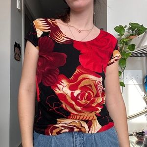 🖤 90s Black/Red Floral Graphic Top 💗 Size M